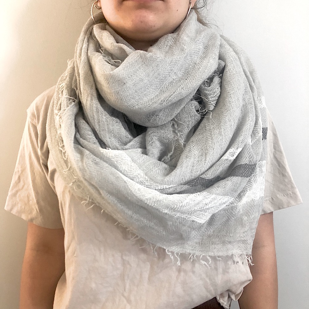 Oversized grey scarf